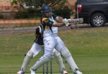 Murray Towns batting off