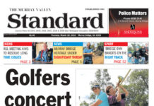 Golfers concert in swing